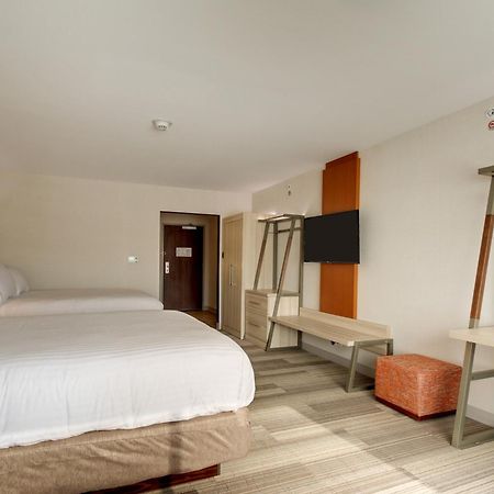 Holiday Inn Express & Suites Galesburg By Ihg Exterior photo