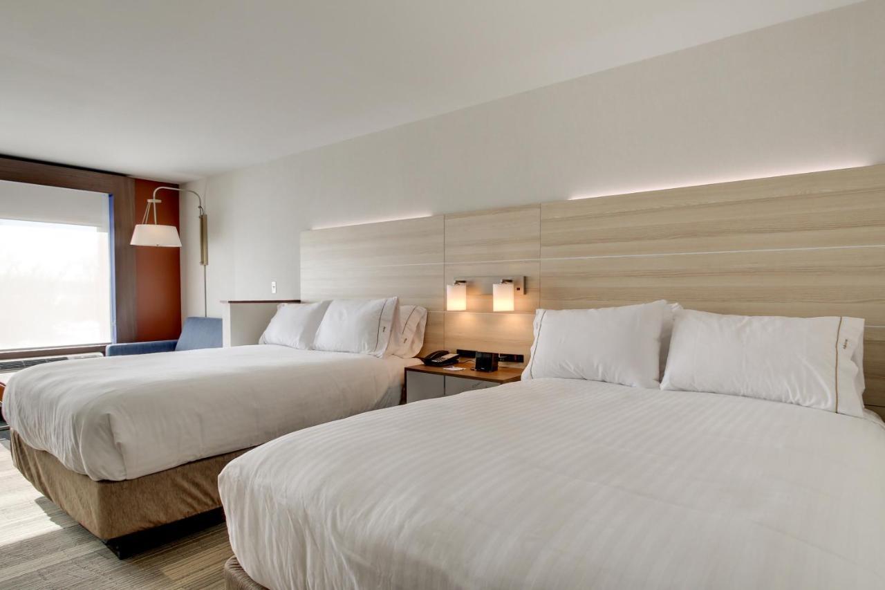 Holiday Inn Express & Suites Galesburg By Ihg Exterior photo