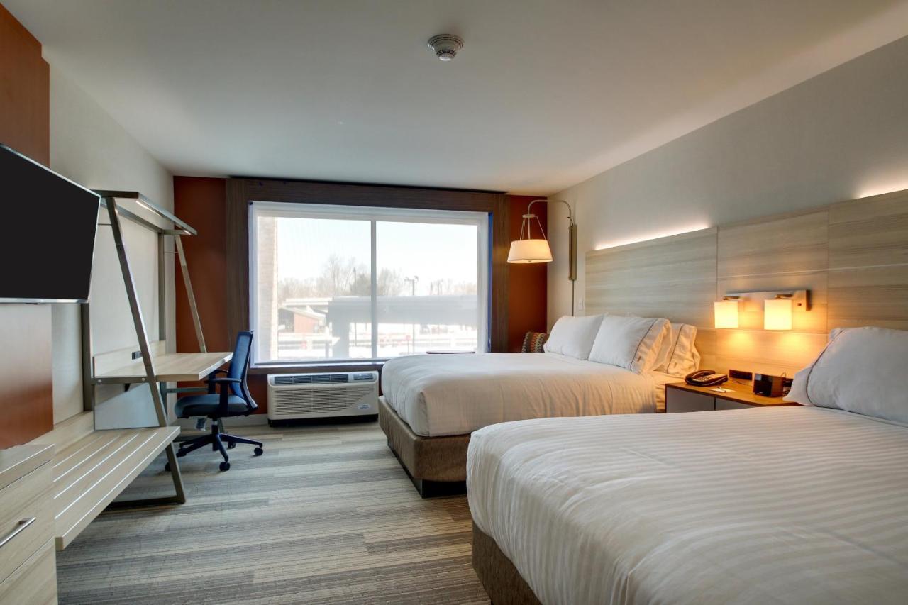 Holiday Inn Express & Suites Galesburg By Ihg Exterior photo